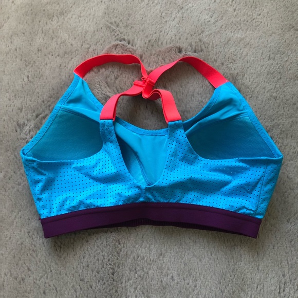 Victoria Secret Sports Bra - Picture 2 of 5